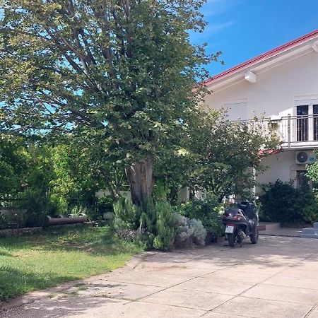 Apartmani Tinka Starigrad Paklenica Zewnętrze zdjęcie