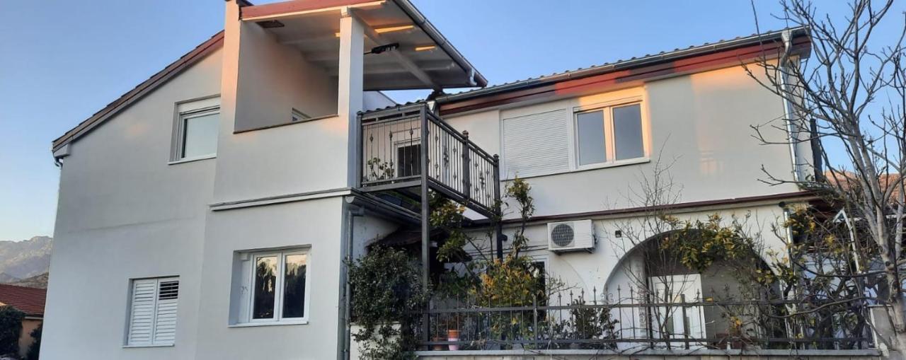 Apartmani Tinka Starigrad Paklenica Zewnętrze zdjęcie