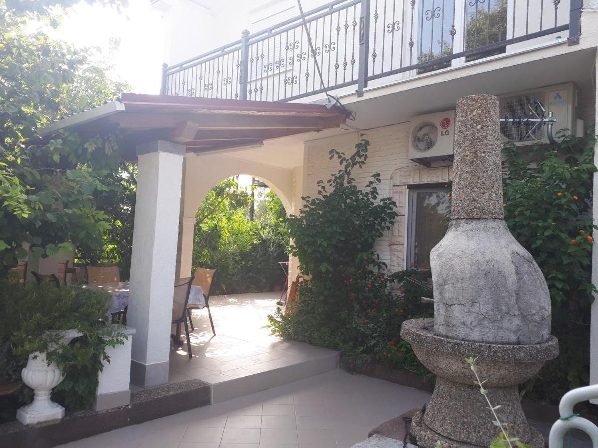 Apartmani Tinka Starigrad Paklenica Zewnętrze zdjęcie