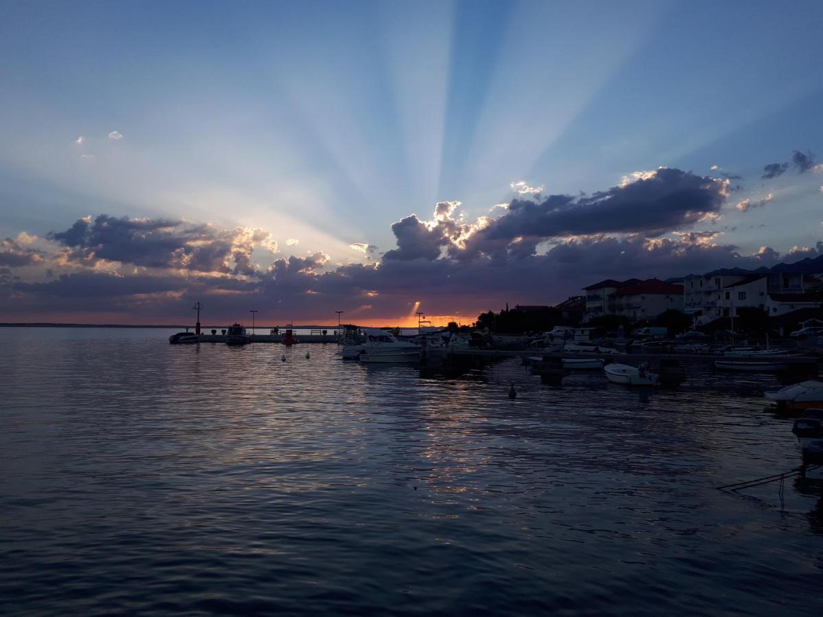 Apartmani Tinka Starigrad Paklenica Zewnętrze zdjęcie